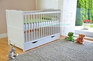 Lit bébé avec tiroir